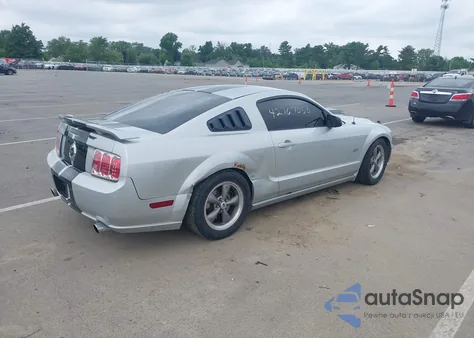 2005 Ford Mustang Gt Deluxe/Gt Premium из США, поврежденный, VIN 1ZVFT82H955205830